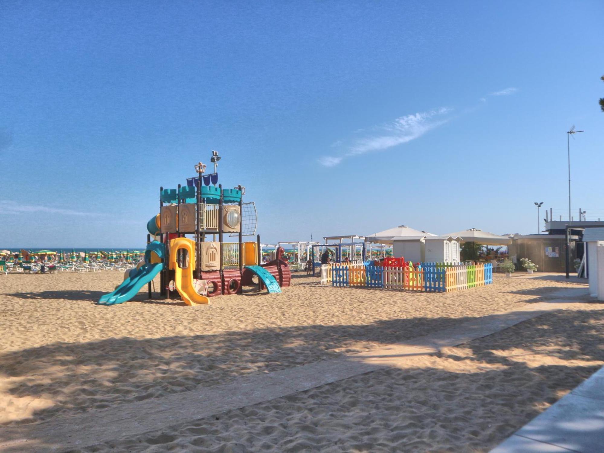 Maria Apartment Lignano Sabbiadoro Exterior photo
